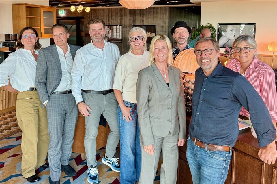Gruppen samlad i loungen